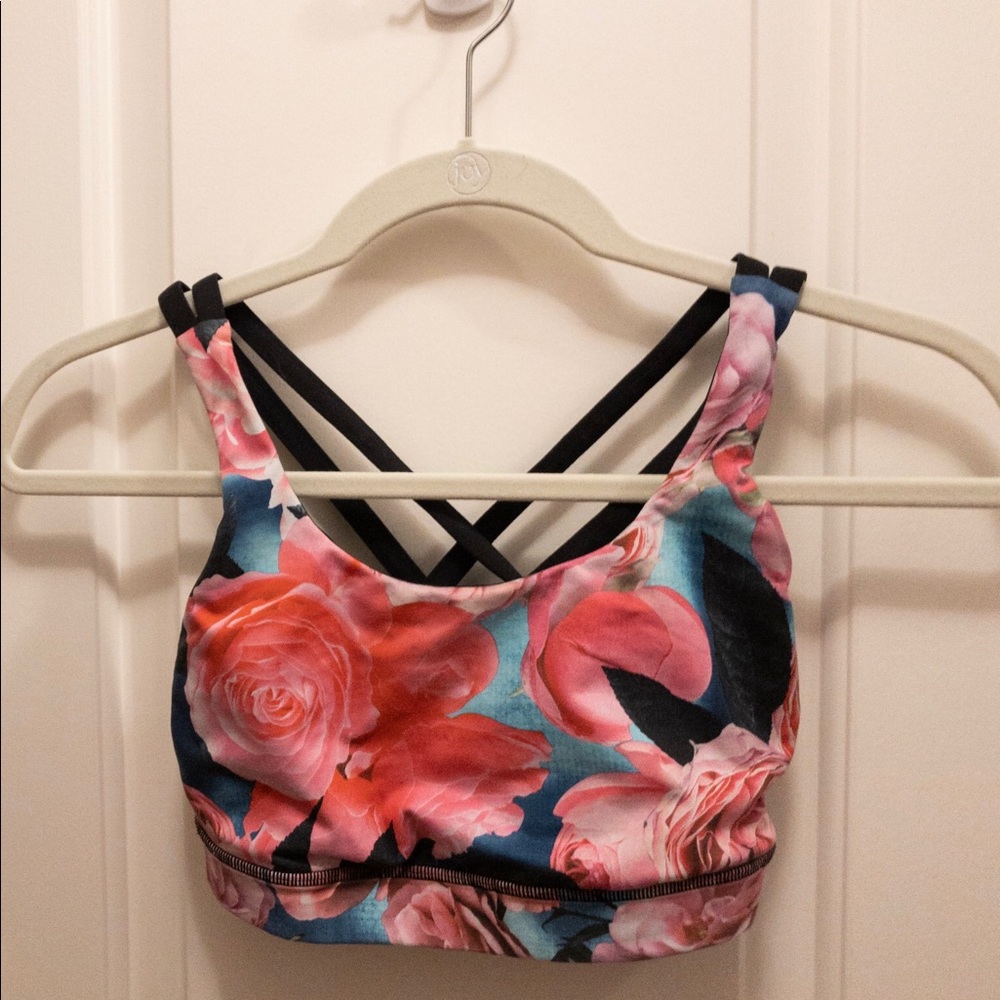 LULULEMON size 4 energy bra 🌹 🥀